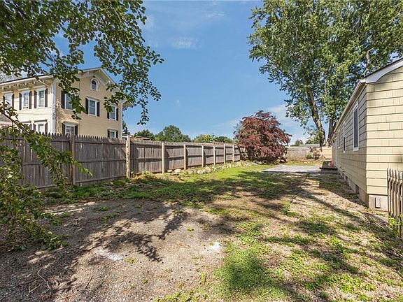 5th image of 61 Cactus St