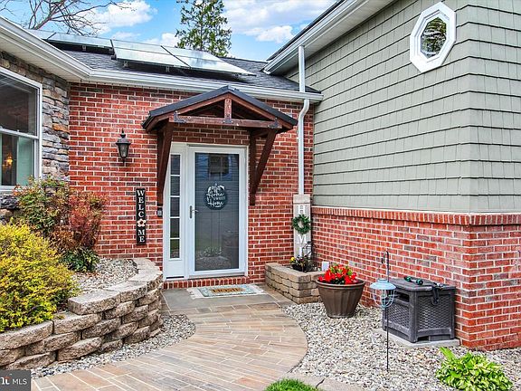 4th image of 407 Heritage Dr