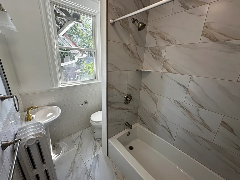 1223 F St NE — Photo 27