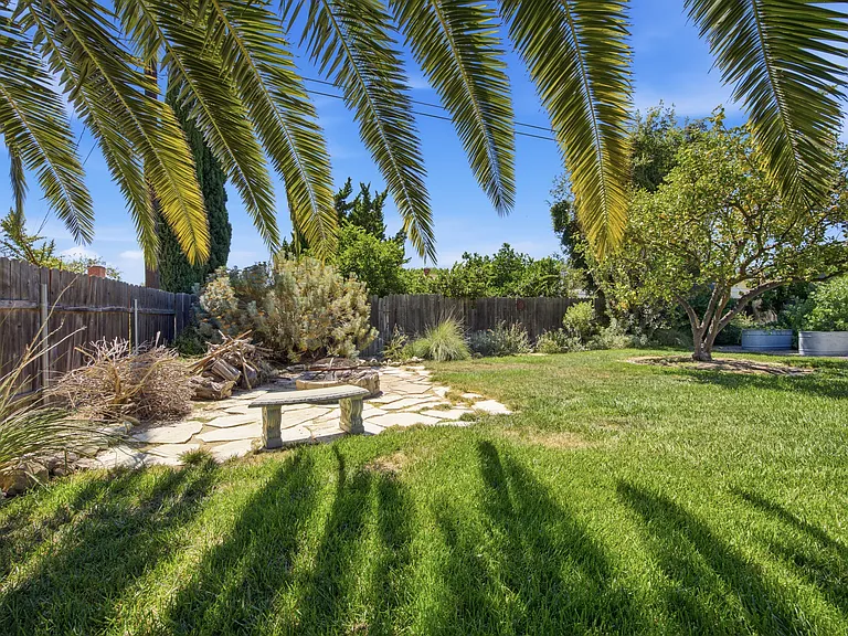 7439 Amestoy Ave — Photo 16