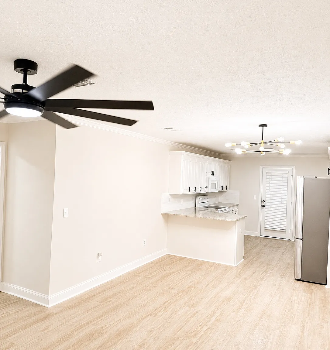 3 bed, 1300 sqft, $1,995 — Photo 4
