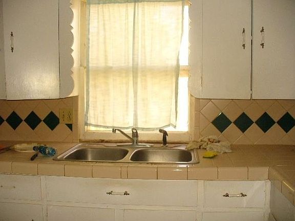 3rd image of 3426 Van Buren Ave