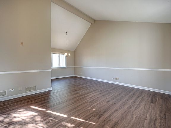5th image of 96 W Abbey Ln