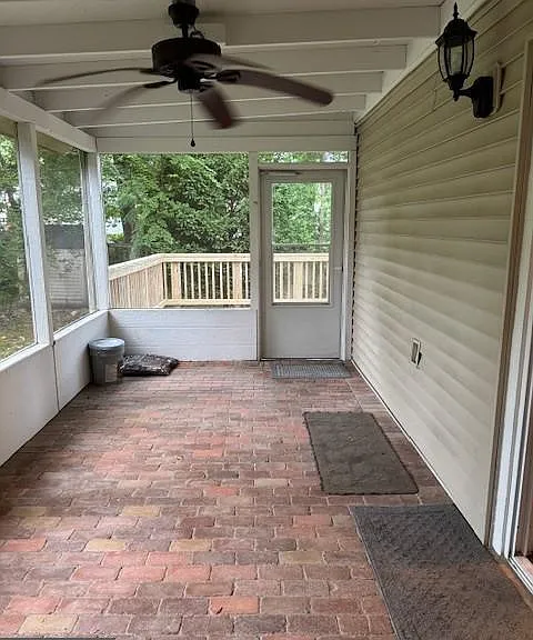 1920 Hillside Dr — Photo 9