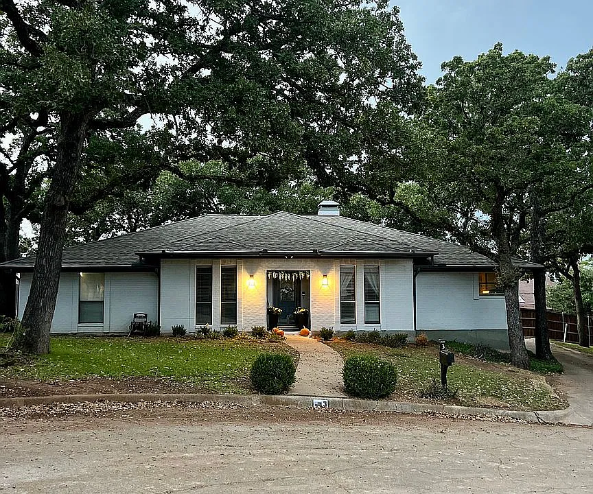 3 Greenbriar Ct