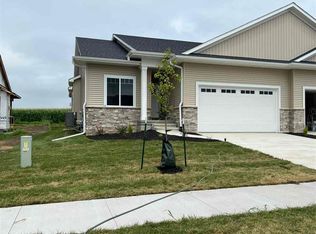 1230 Berkshire Ln, Northliberty, IA 52317