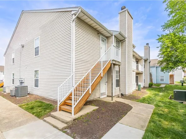 555 Pier Ct, Virginia Beach, VA 23462