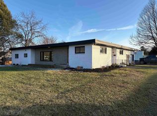 1206 Country Club Rd, Fairmont, WV 26554