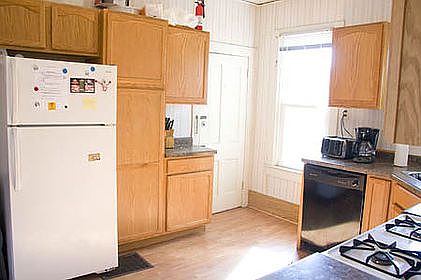 1st image of 419 W Washington Ave #1267834