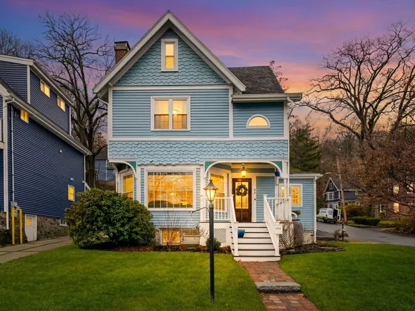 92 Greenwood St, Melrose, MA 02176