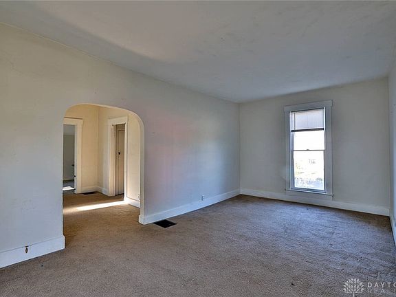 4th image of 21 S Buckles Ave