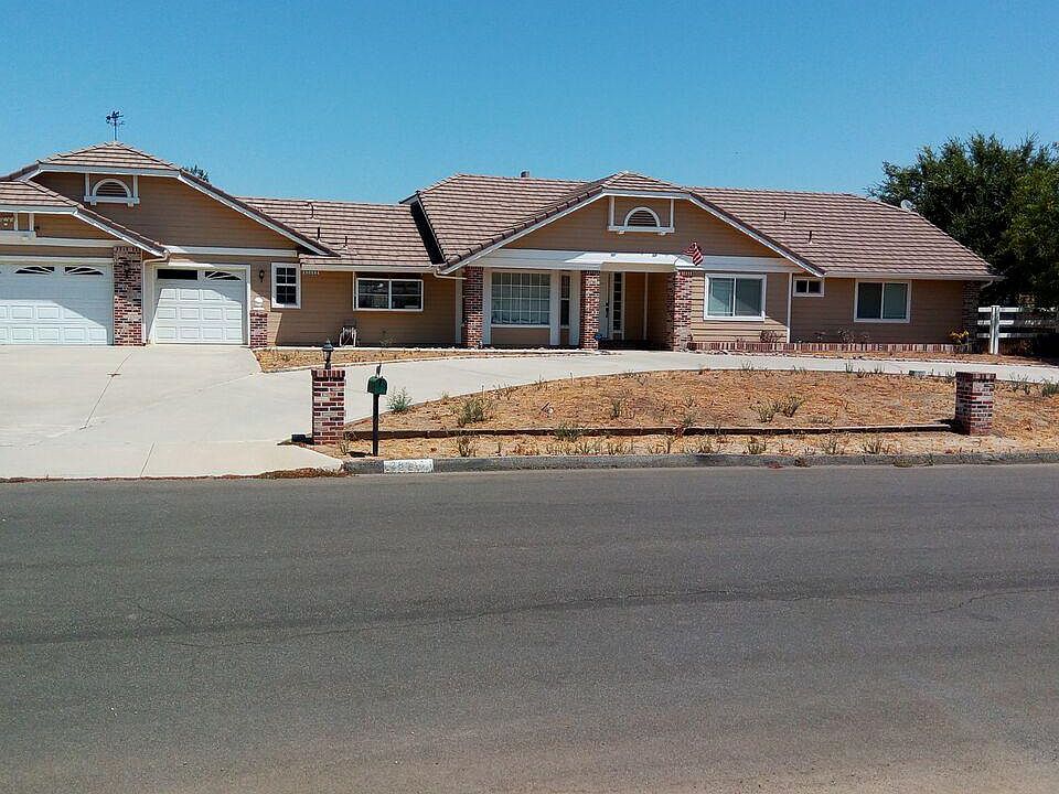 2nd image of 28536 Jenny Ln