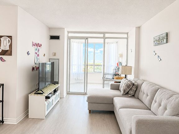 3rd image of 330 Alton Towers Cir Unit 912