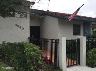 8940 Jacaranda Ln, Fort Lauderdale, FL 33324