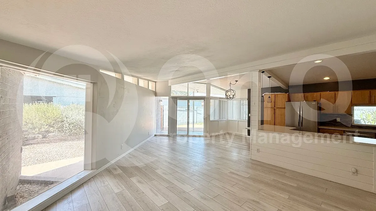 3 bed, 2.0 bath, 1640 sqft, $2,549 — Photo 4