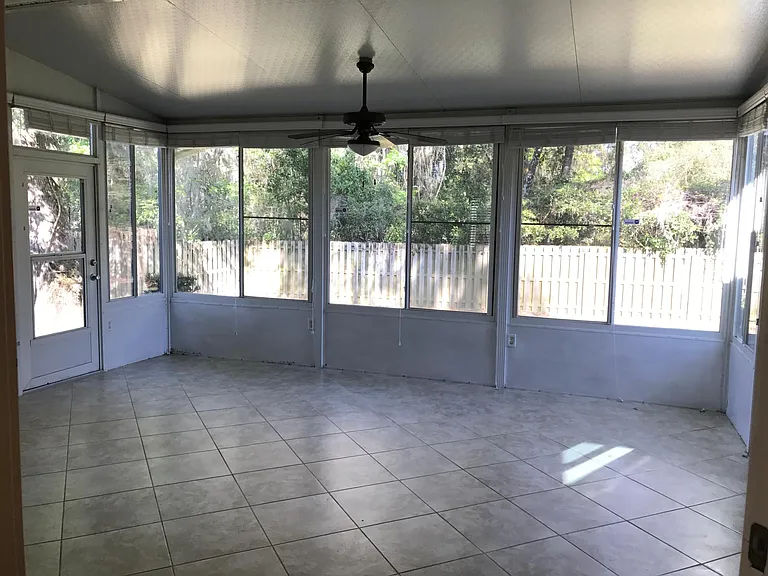 3609 SW 72nd Way — Photo 5