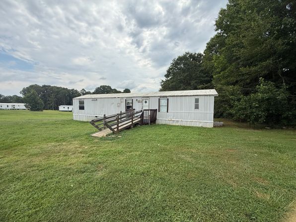 607 Sand Ln