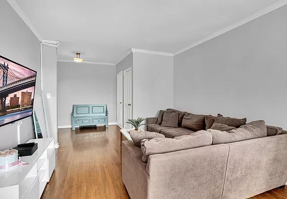 5th image of 3616 Henry Hudson Pkwy APT 6HS