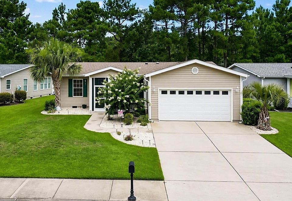 1st image of 338 Lakeside Crossing Dr.