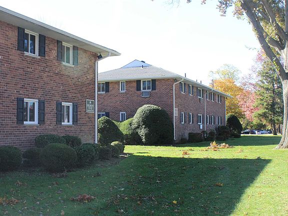 4th image of 112 Edmunton Dr APT C6