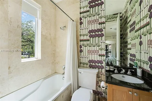 1898 S Miami Ave — Photo 30
