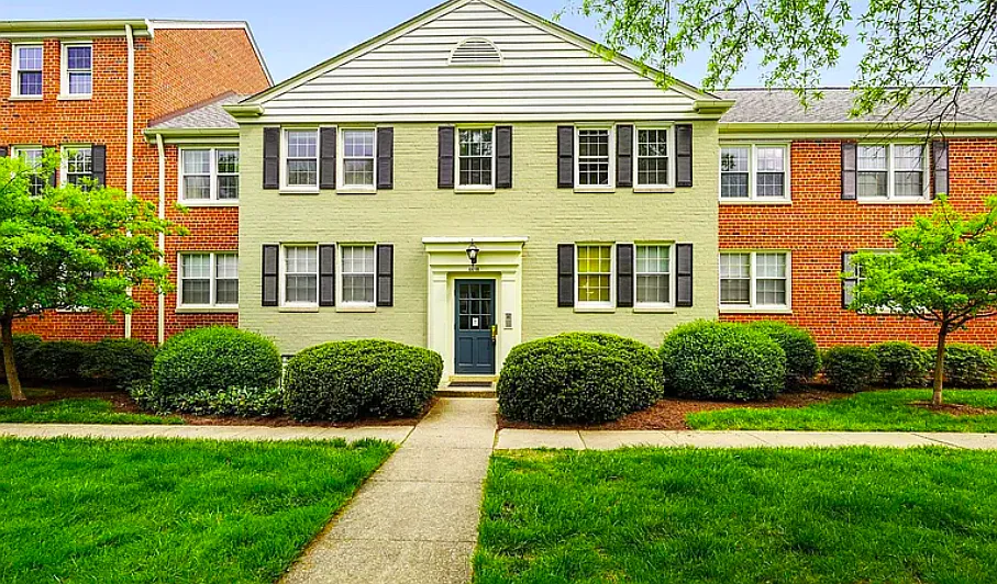6618 Potomac Ave #B2
