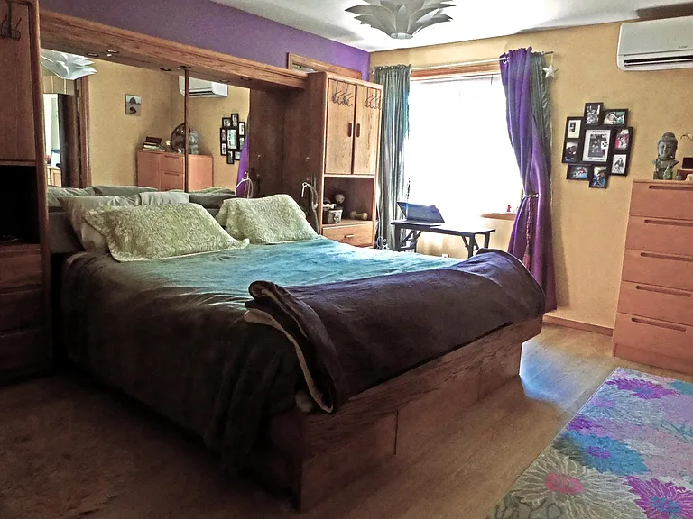 Master Bedroom - King Size Bed