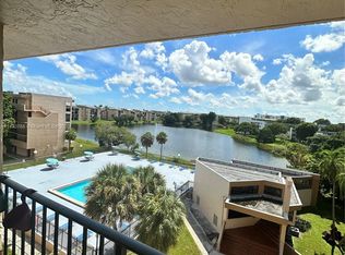 8889 Fontainebleau Blvd APT 510, Miami, FL 33172