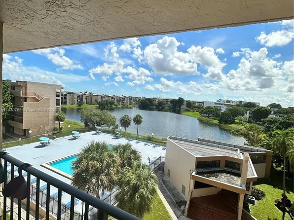 8889 Fontainebleau Blvd APT 510, Miami, FL 33172