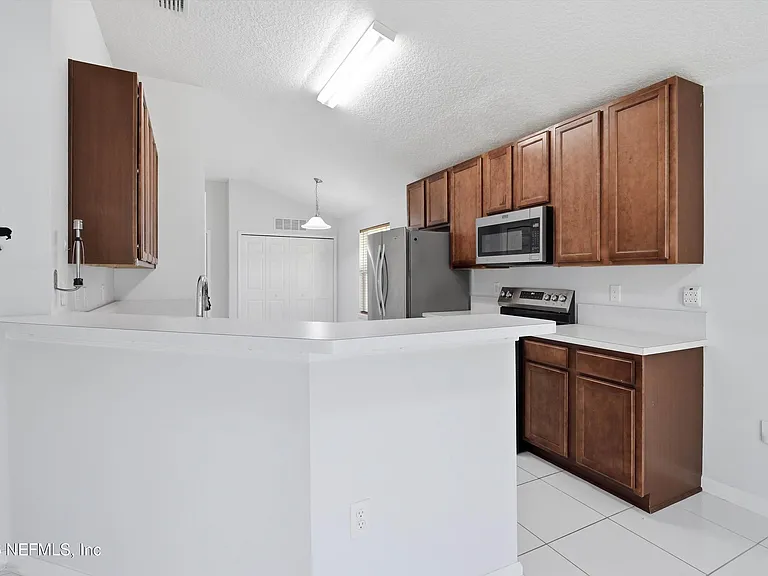 9847 Sailor Dr — Photo 16