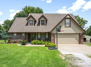 4909 E Chestnut Dr, Claremore, OK 74019