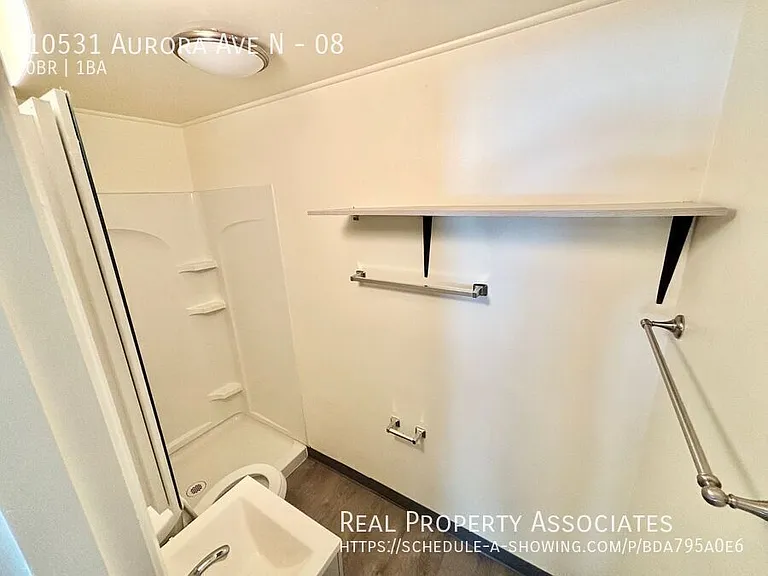 10531 Aurora Ave N #8 — Photo 7