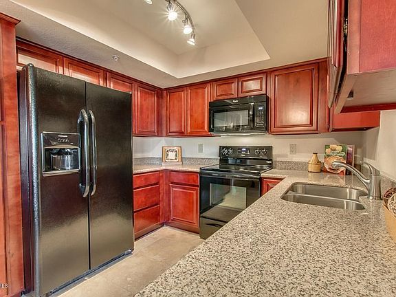GRANITE COUNTERTOPS