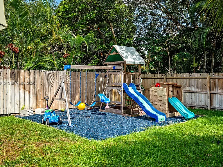 8101 W Lake Dr — Photo 25