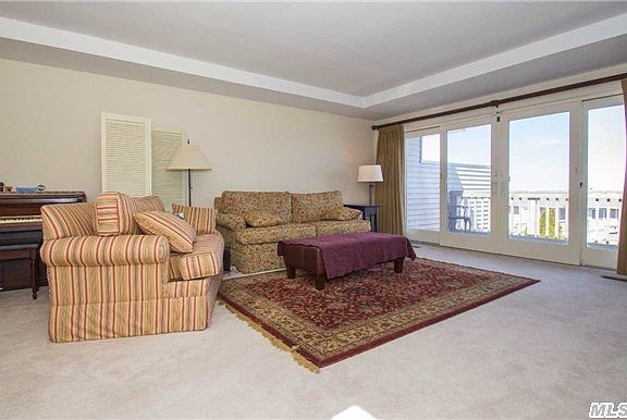 3rd image of 1602 Bluffs Dr S