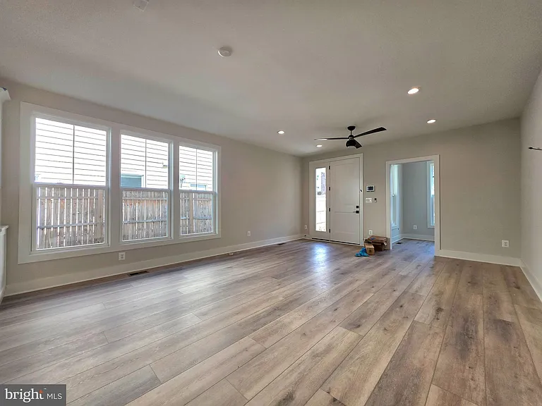 41 E Reed Ave — Photo 10