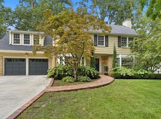 2514 W 64th St, Mission Hills, KS 66208