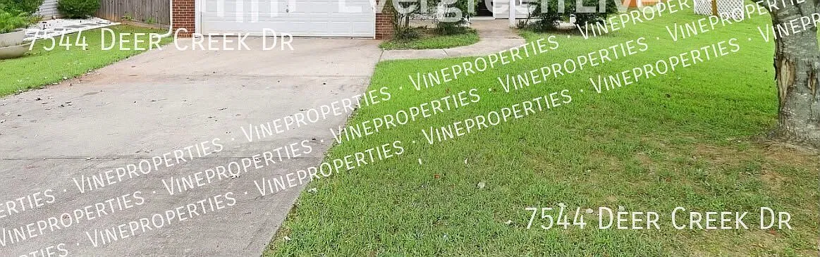 Beautiful 3-bedroom, 2.5-bath single-family home offering comfortable living space — Photo 4