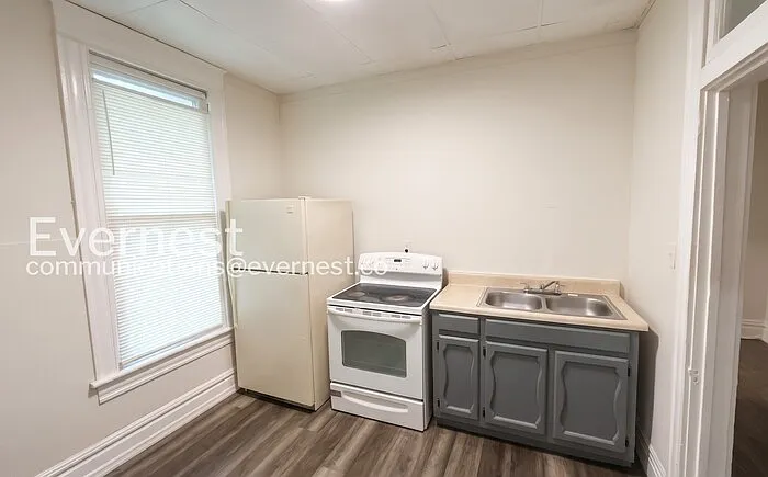 1 bed, 1.0 bath, 908 sqft, $1,195 — Photo 3