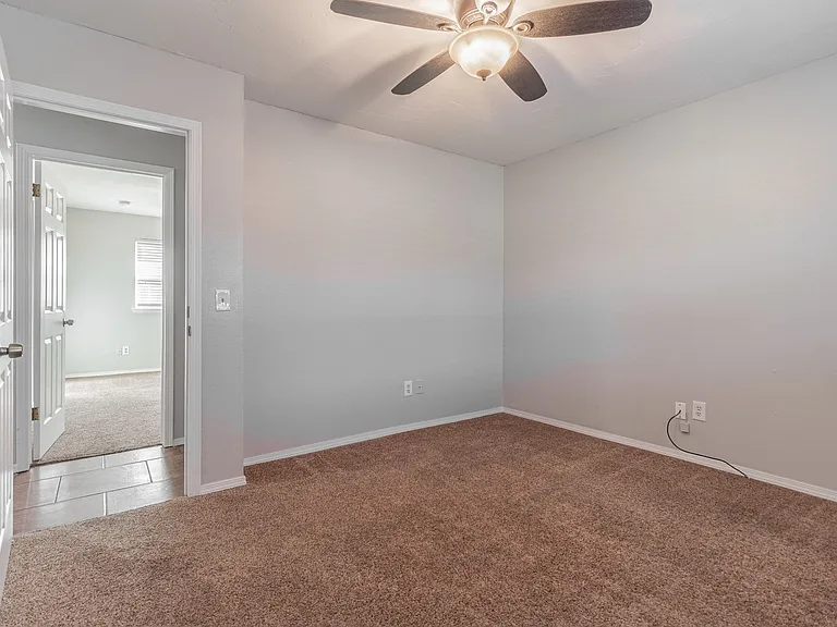 821 Peregrine Dr — Photo 42