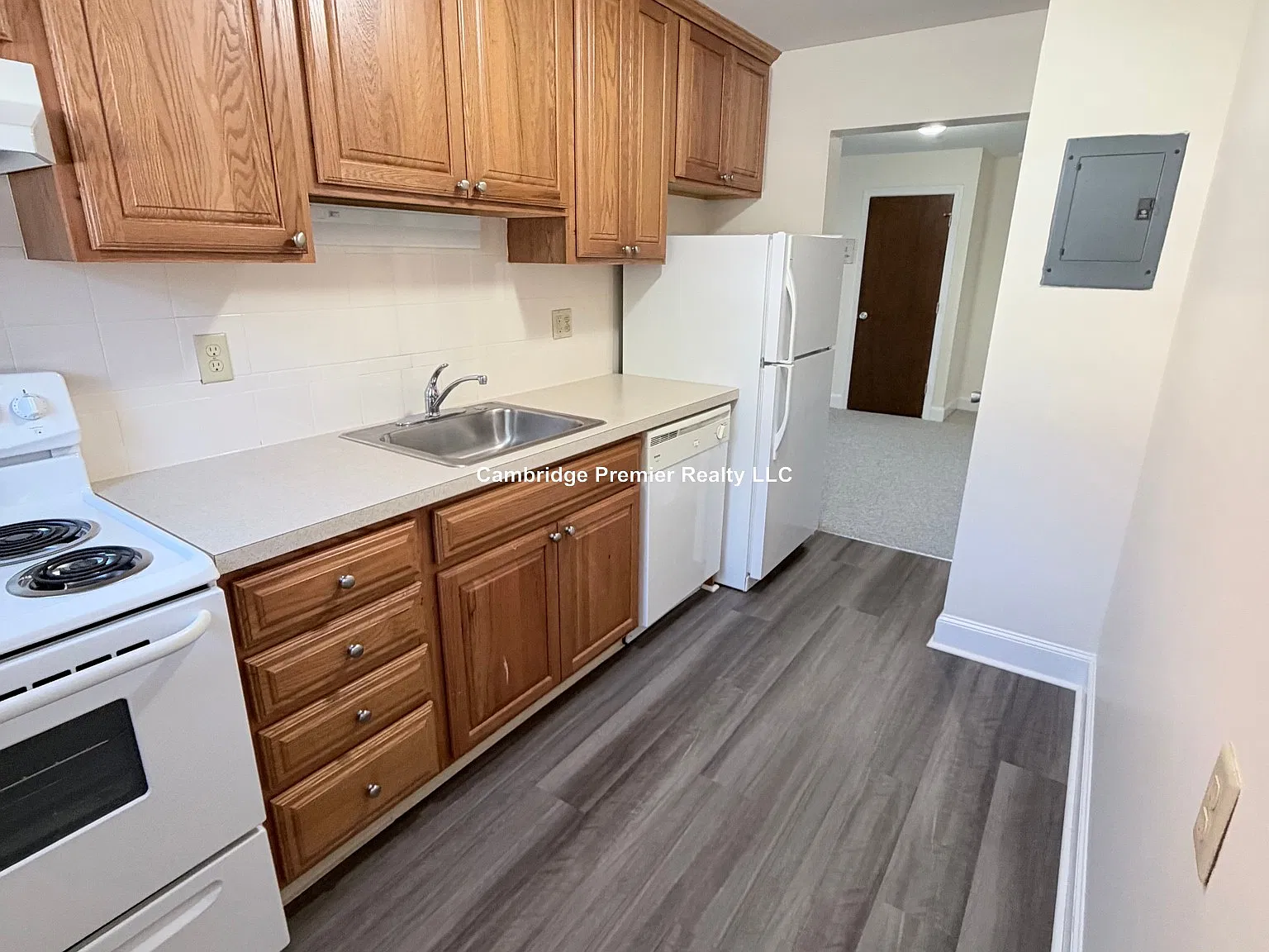 Studio, 700 sqft, $2,200 — Photo 4