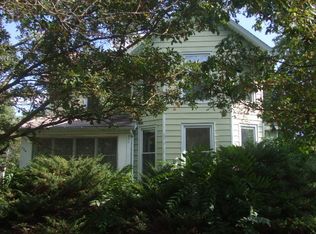 724 S 4th St, Watseka, IL 60970
