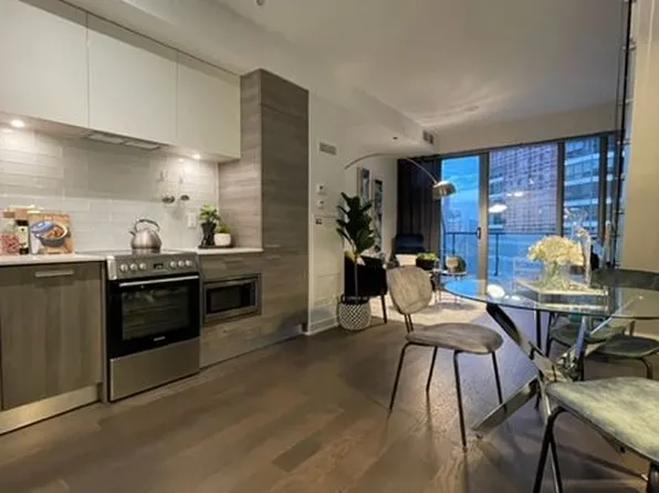 57 Saint Joseph St #1611, Toronto, ON M5S 0C5