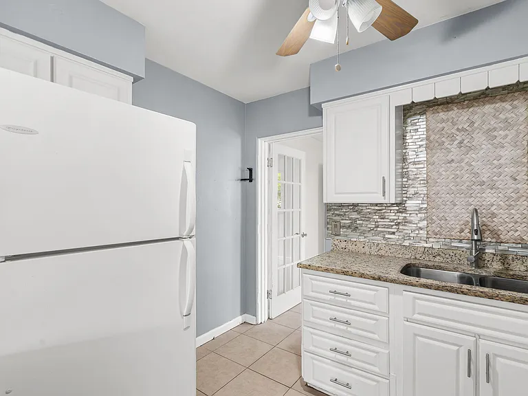 522 Florida Ave — Photo 11