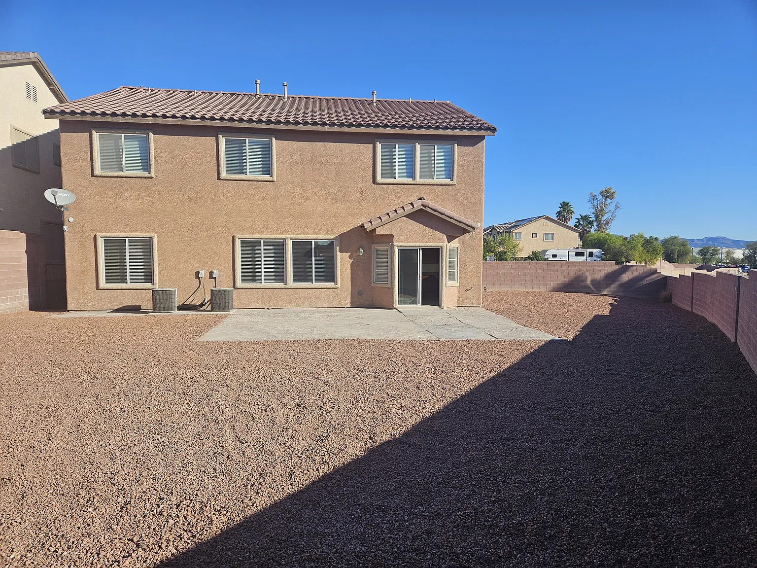 5 bed, 3079 sqft, $2,200 — Photo 2