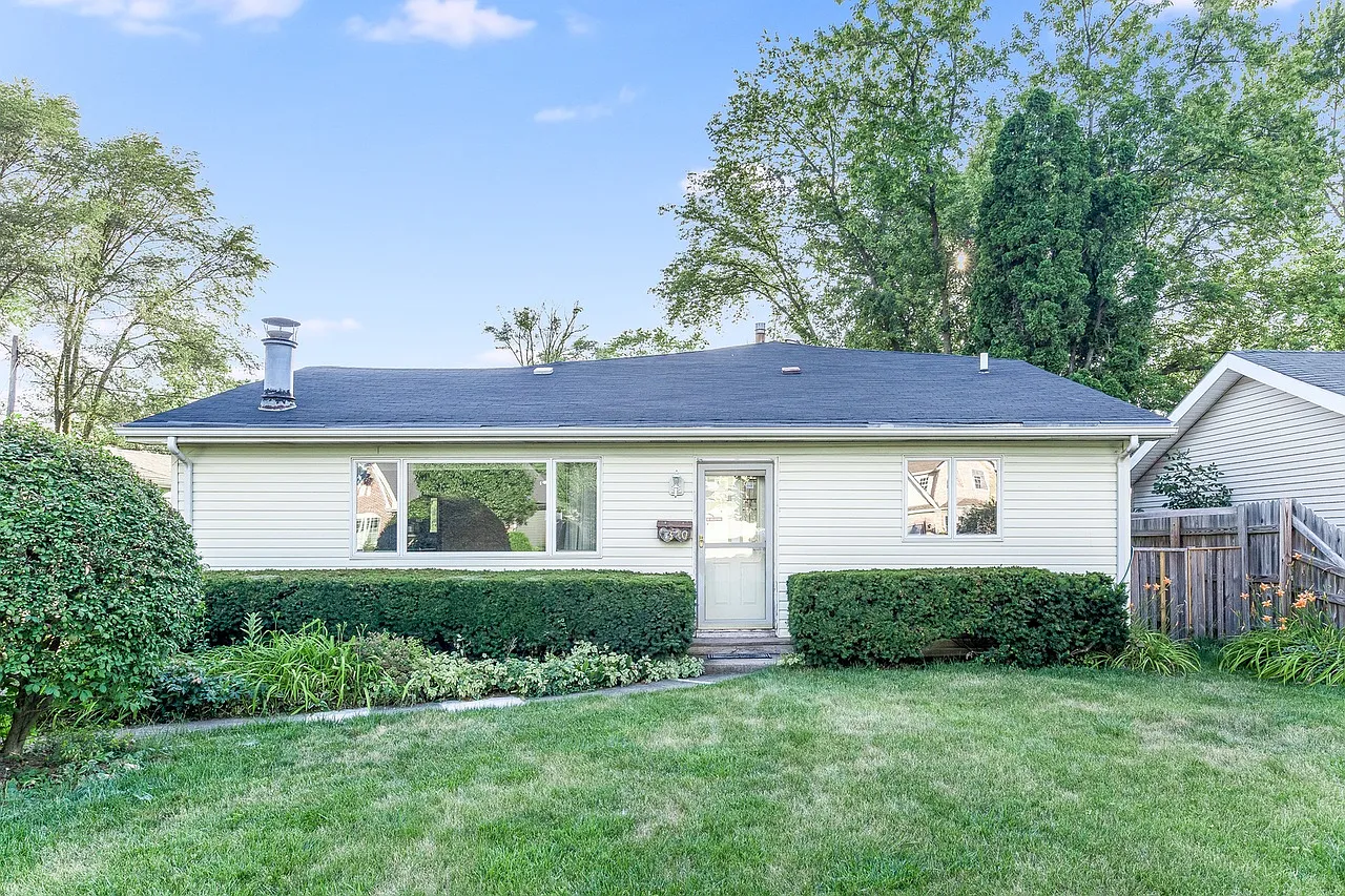 1340 Campbell Ave photo 1