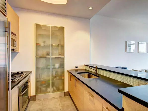 325 Fifth Avenue image 4 of 6