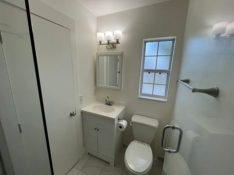 13614 Croft Dr N — Photo 20