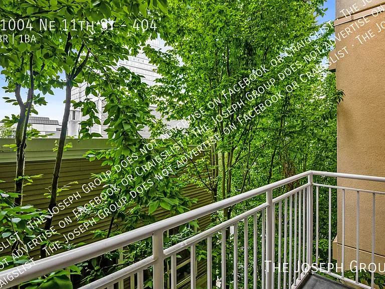 11004 NE 11th St #404 — Photo 18