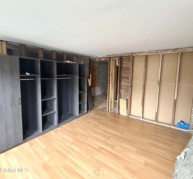 3rd image of 18 Walnut Street